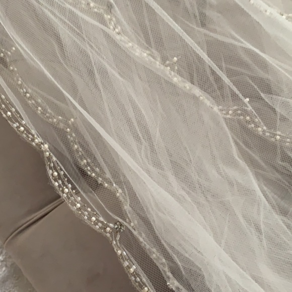 Cathedral Wedding Veil - Picture 6 of 10